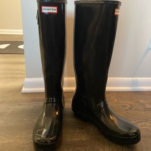 Black tall shiny/glossy Hunter rain boots